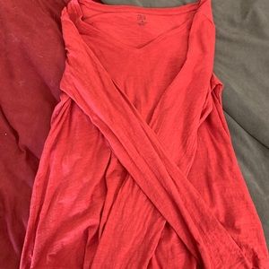 Long sleeve v-neck shirt